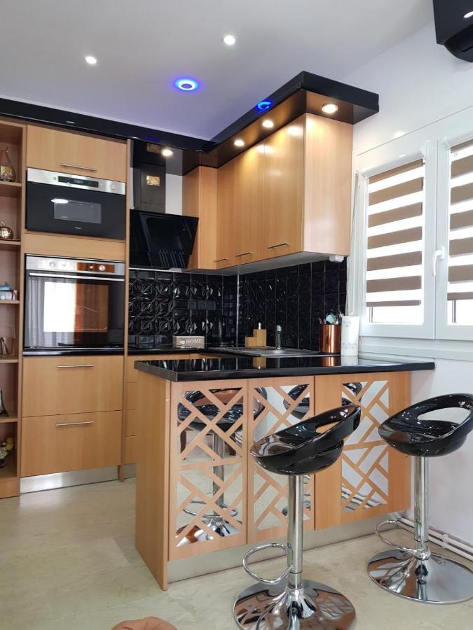 Perea 5 Star Apartment Peraía Екстериор снимка