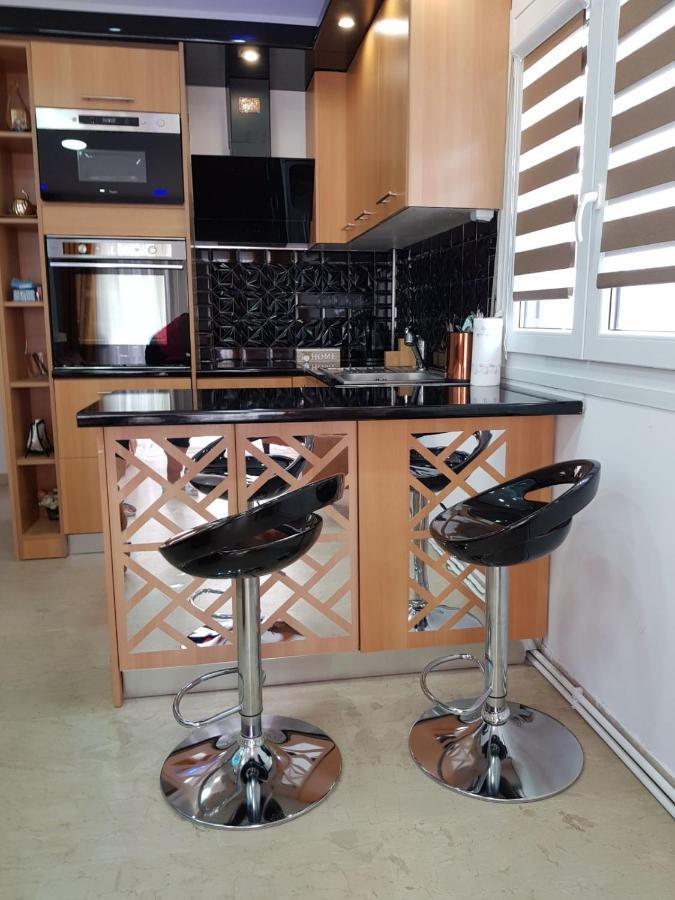Perea 5 Star Apartment Peraía Екстериор снимка
